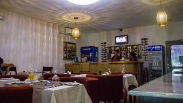 Café da manhã com buffet grátis