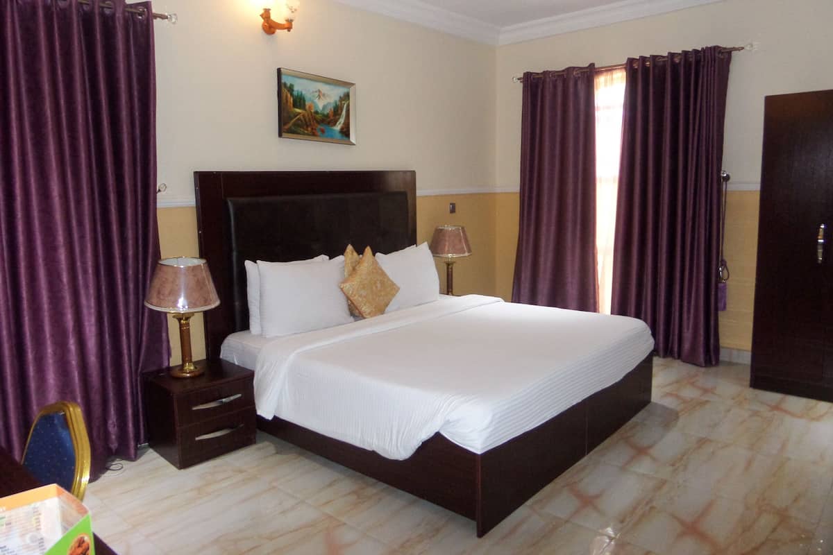 Ambassadorial Suite 