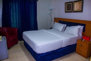 6 bedrooms, in-room safe, soundproofing, free WiFi