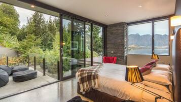 5 bedrooms, premium bedding, in-room safe, desk