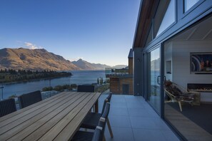 Luxury 4 Bedroom Villa | Terrace/patio