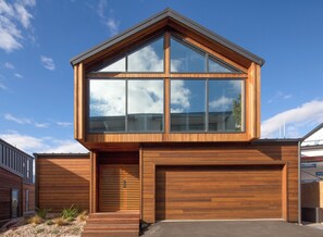 Front of property - Kahurangi (Queenstown)