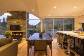 Snack bar - Riverview Retreat (Arthur's Point)