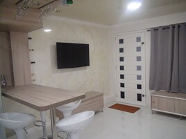 2 habitaciones, minibar y caja de seguridad en la habitación 