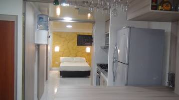 Standard Studio, 2 Bedrooms, Hot Tub | 2 bedrooms, minibar, in-room safe, iron/ironing board