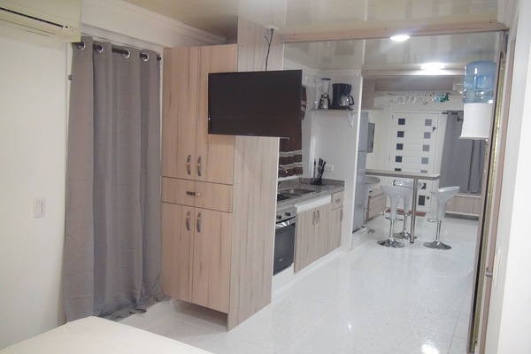 Standard Studio, 2 Bedrooms, Hot Tub | 2 bedrooms, minibar, in-room safe, iron/ironing board
