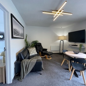 Appartement, 1 chambre | Coin séjour | Télévision à écran plat