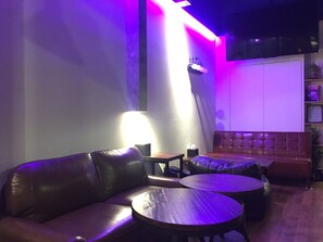 Coin salon dans le hall