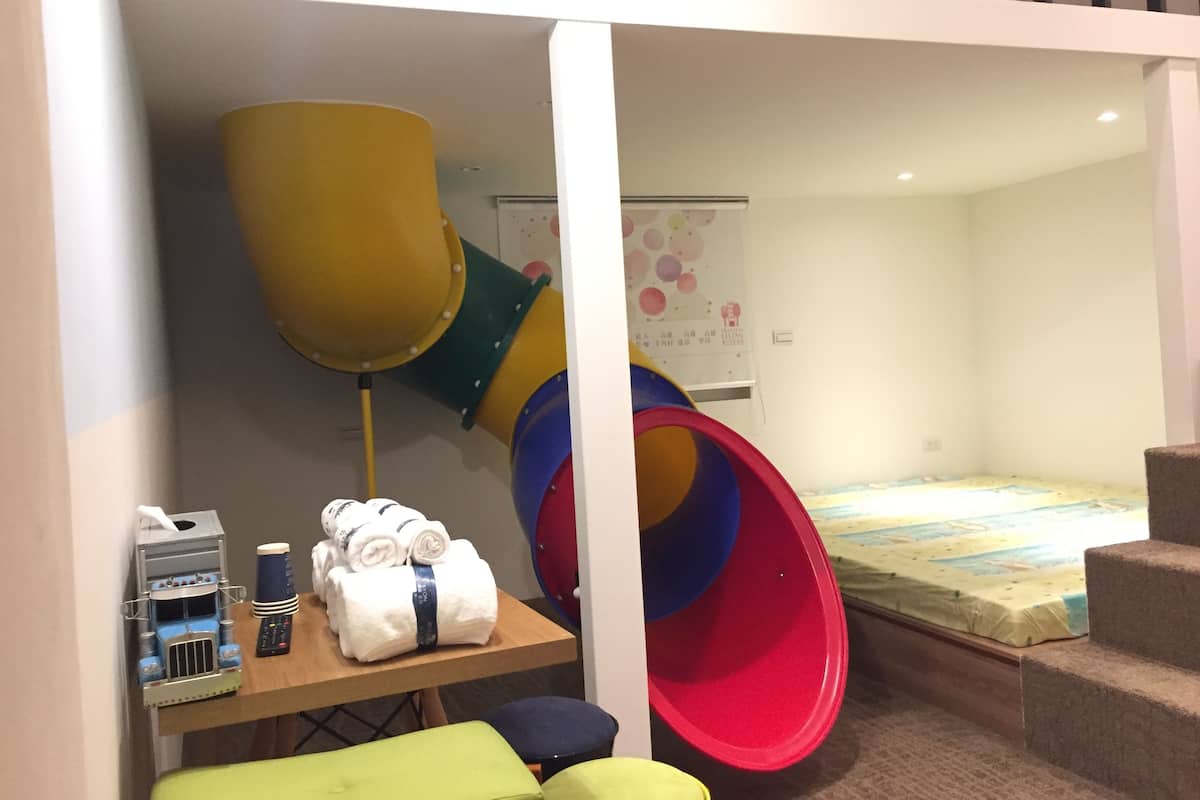Children's theme room