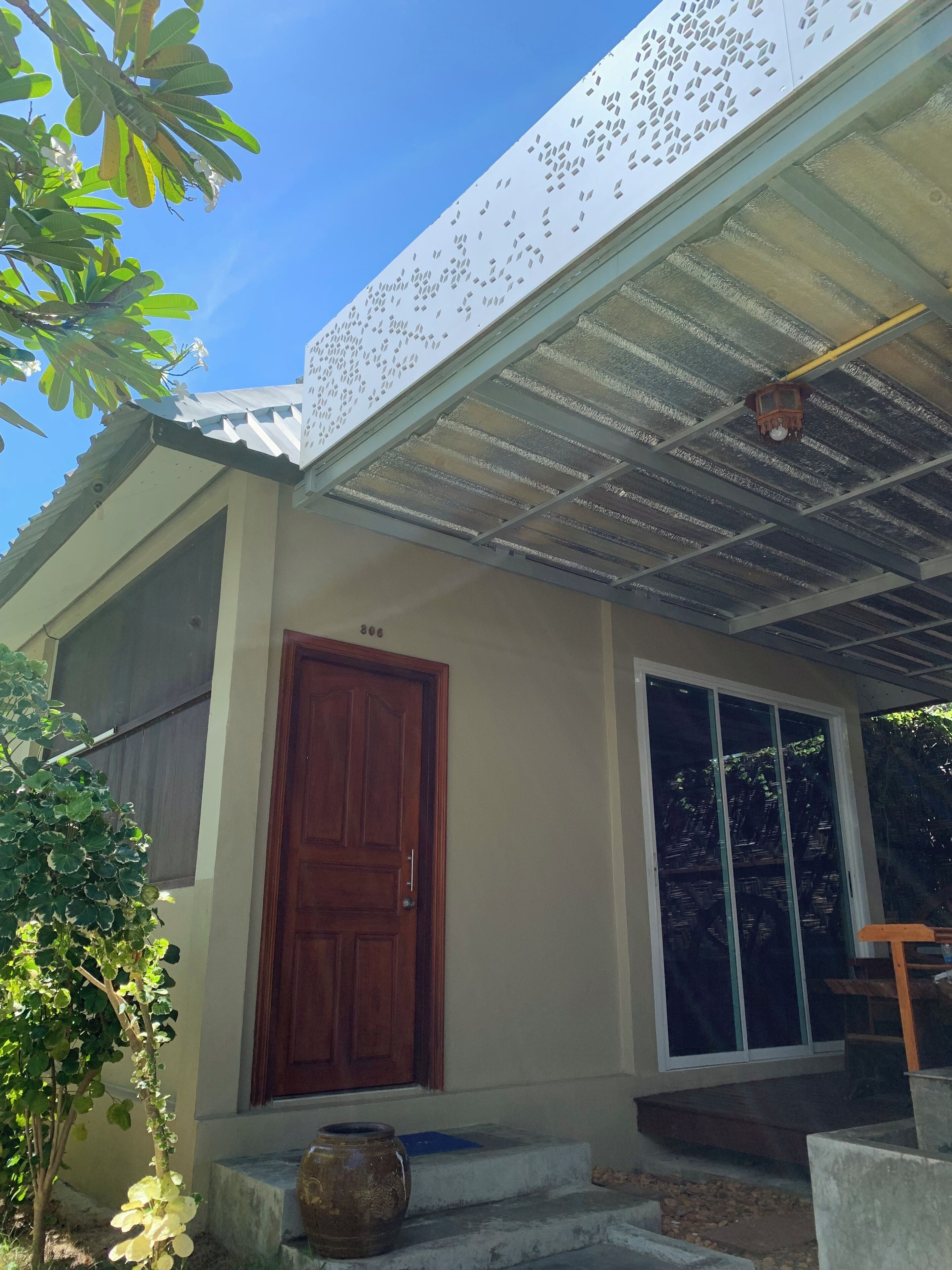 superior room | in-room safe, desk, free wifi