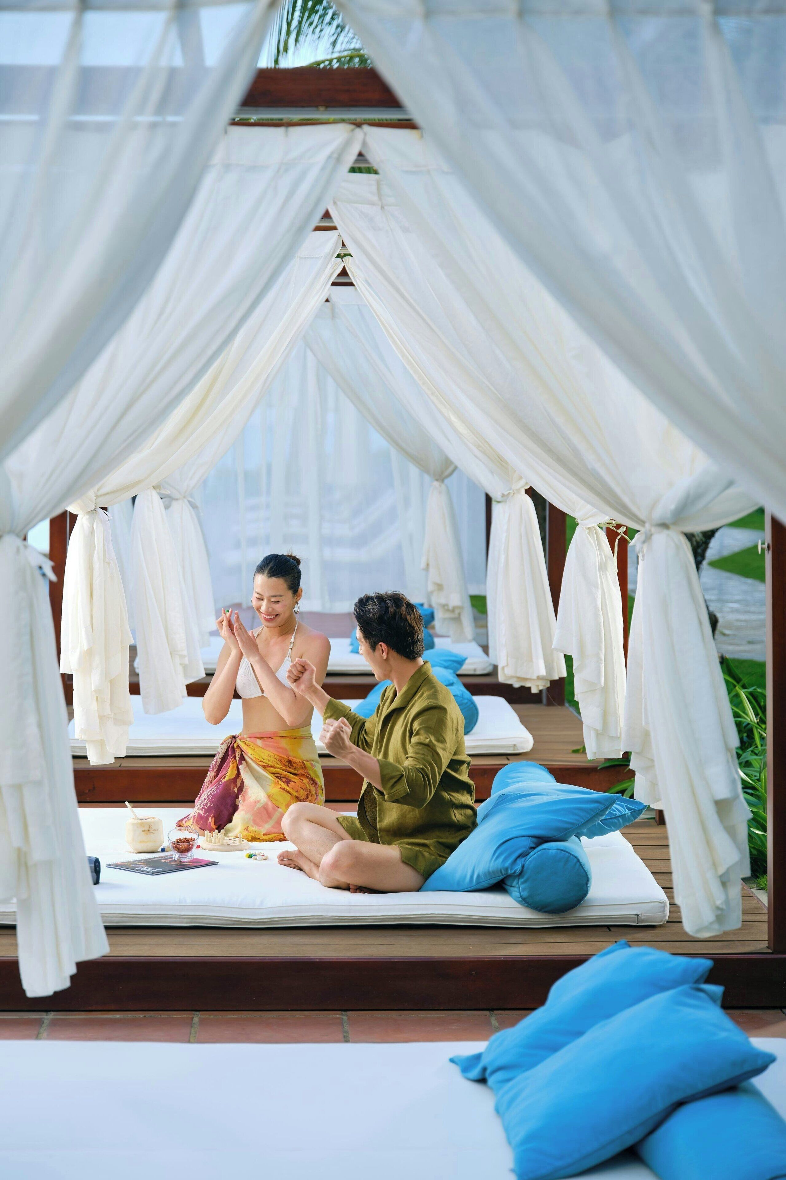 Outdoor pool, open 6:00 AM to 7:00 PM, pool umbrellas, pool loungers