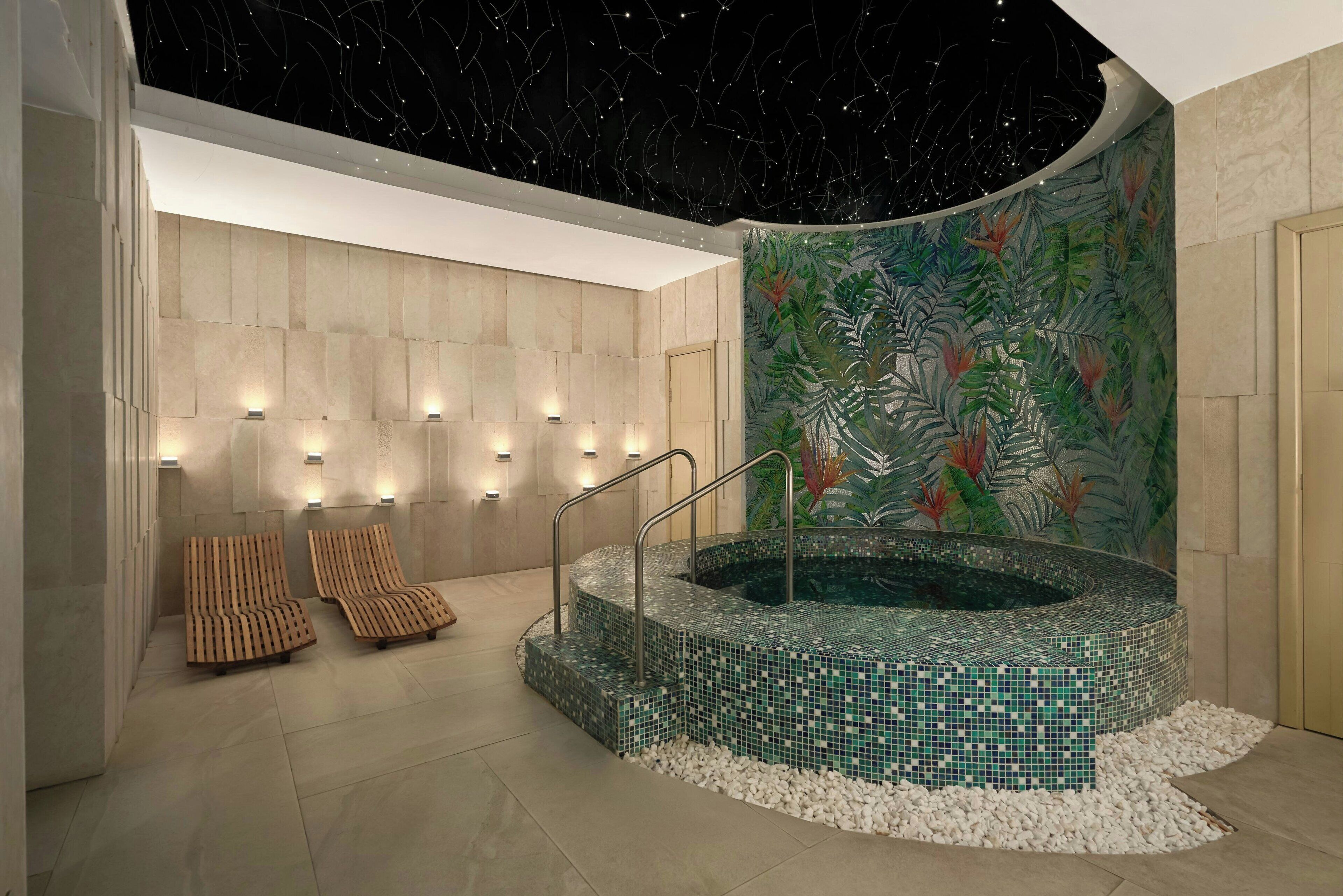 couples treatment room(s), sauna, hot tub, steam room