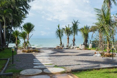 Villa Blanca Hotel & Restaurant