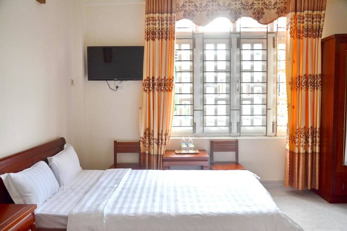 Kamar Double atau Twin Basic | Seprai premium, busa memori, meja kerja, dan Wi-Fi gratis