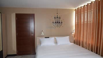 Blackout curtains, free WiFi, bed sheets