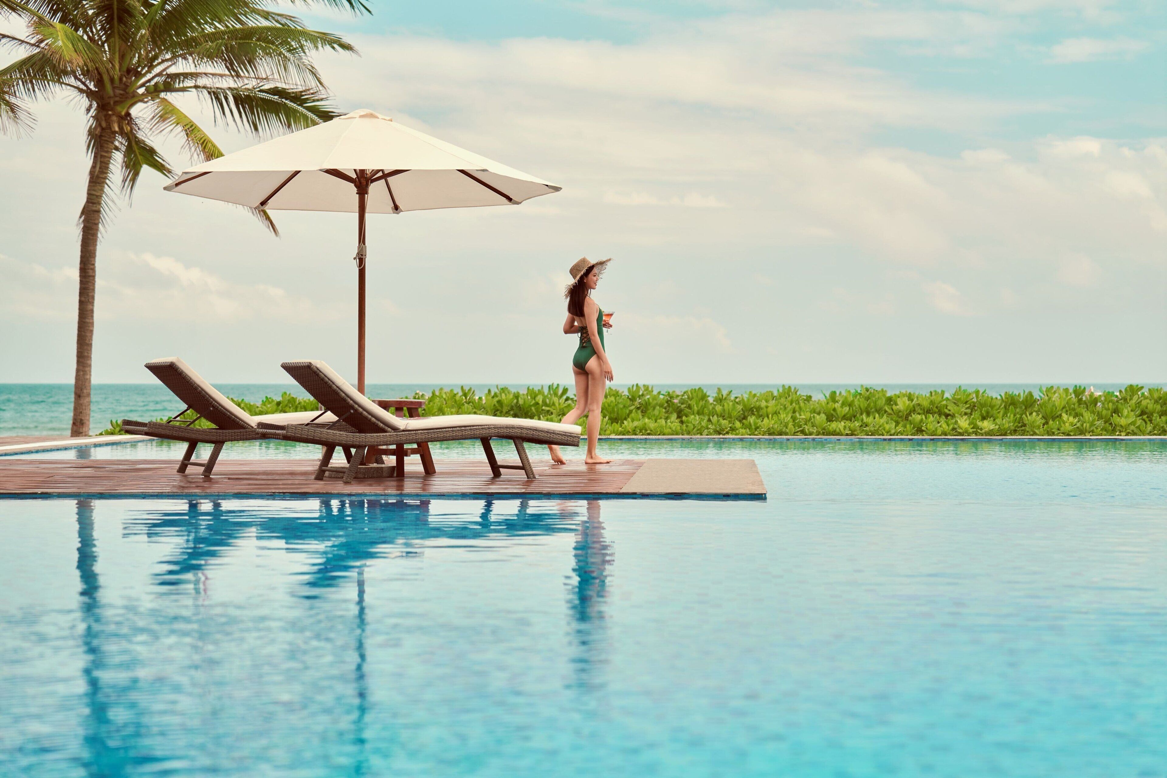 2 outdoor pools, pool umbrellas, lifeguards on site