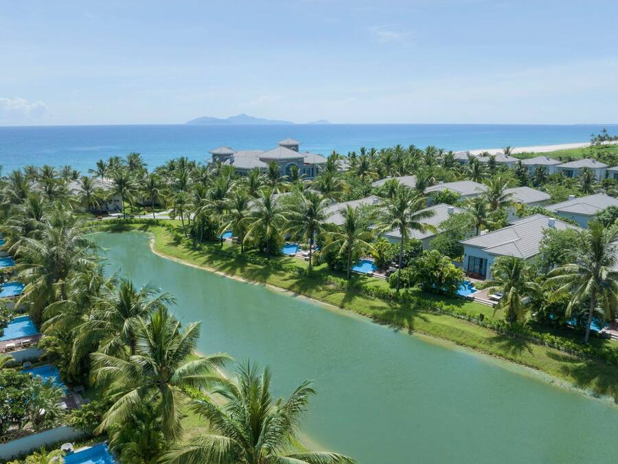 Pantai pribadi, pasir putih, dan bar pantai