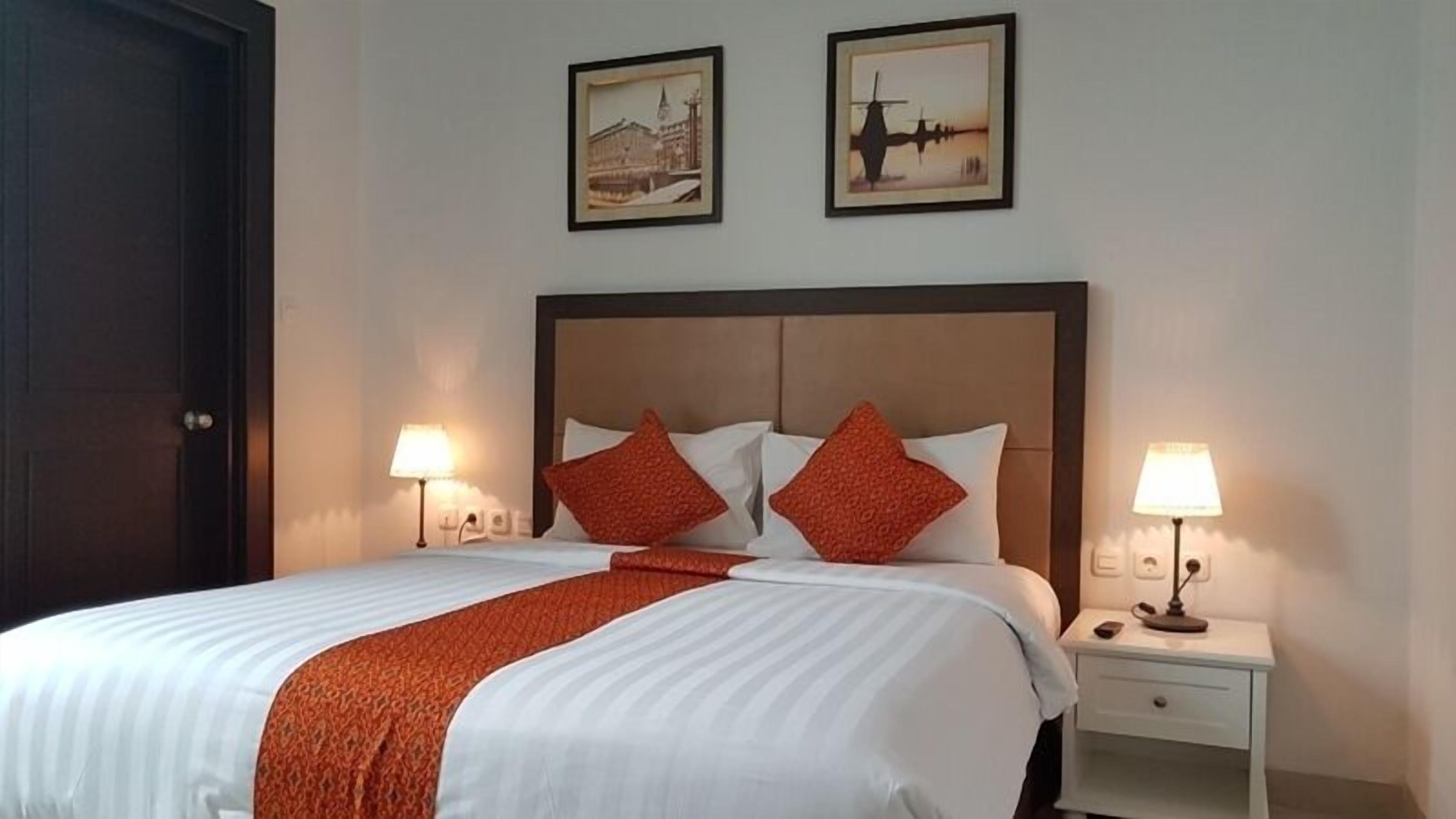 Deluxe Double Room, 1 Queen Bed | Desk, free WiFi, bed sheets, wheelchair access