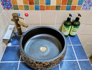 Family Room | Bilik Mandi | Pancuran mandi, kelengkapan dandanan diri percuma, pengering rambut 