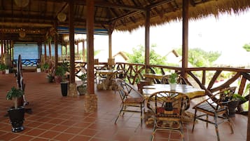 Aamiainen, lounas ja illallinen; itäeurooppalainen keittiö