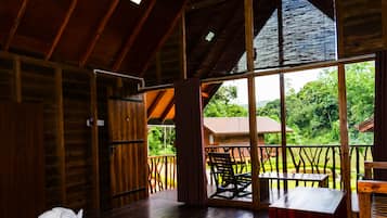 皇家小屋, 1 间卧室, 无烟房, 河景 | 1 多间卧室、迷你吧、办公桌、隔音