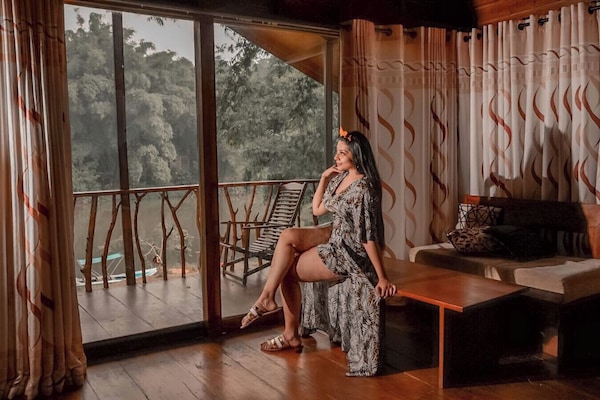 Romantic Cabin, 1 King Bed, Balcony, River View | Minibar, desk, soundproofing, iron/ironing board