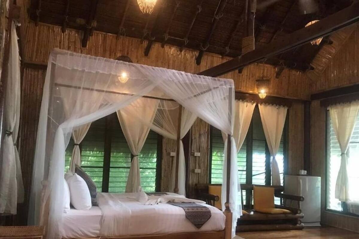 grand deluxe double room | minibar, in-room safe, desk, free wifi