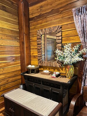 Makmai | มินิบาร์, ตู้นิรภัยในห้องพัก, โต๊ะทำงาน, Wi-Fi ฟรี