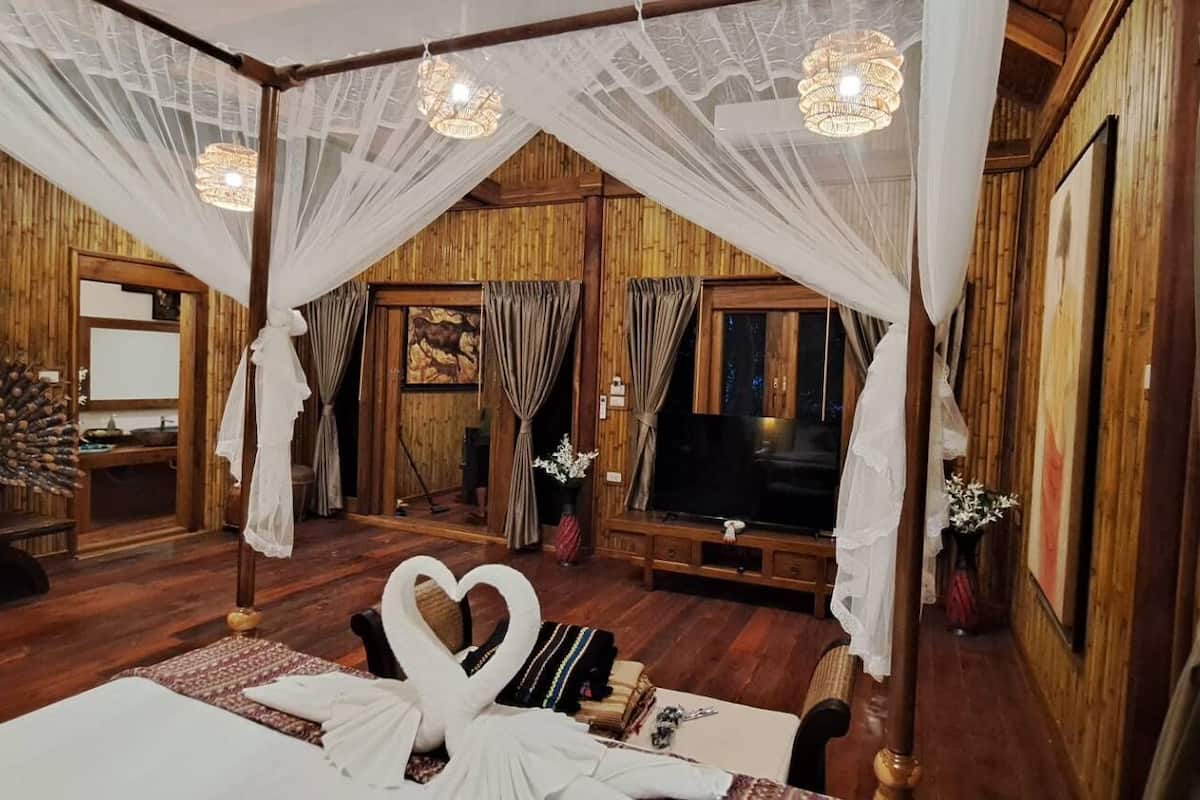 Grand Deluxe Double Room with Air Conditioning | Minibar, coffres-forts dans les chambres, bureau, Wi-Fi gratuit