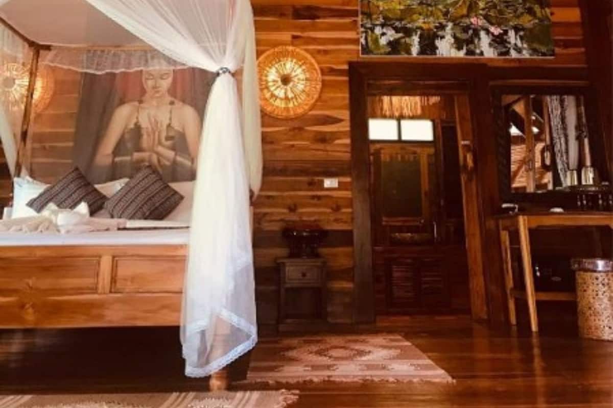 Two Bedroom 3rd floor | Minibar, coffres-forts dans les chambres, bureau, Wi-Fi gratuit