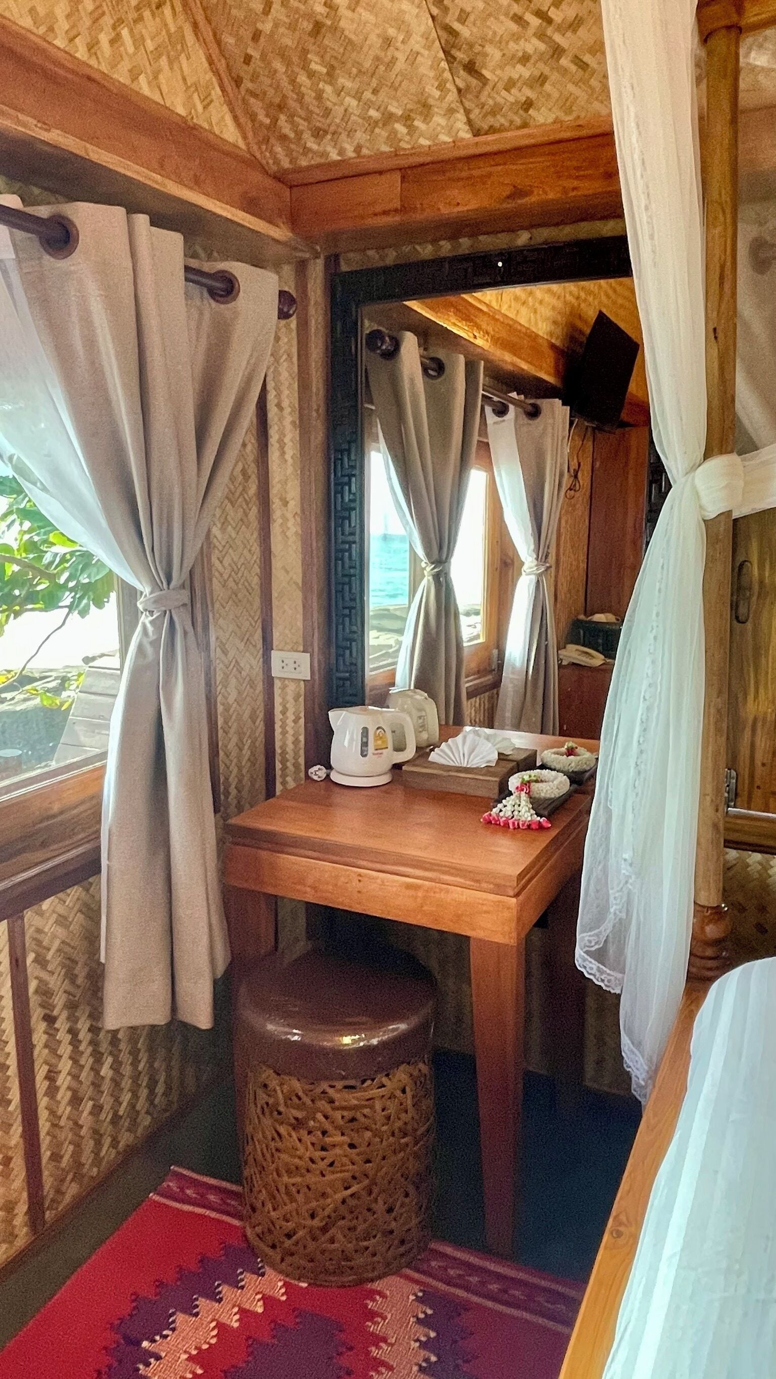 Numnoi Air-Condition with Outside Bathroom | 迷你吧、客房内保险箱、办公桌、免费 WiFi