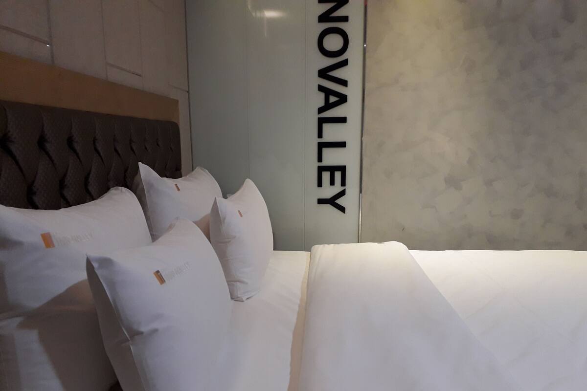 Premium bedding, WiFi (free)