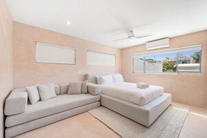 2 Bedroom Apartment | Iron/ironing board, free WiFi, bed sheets