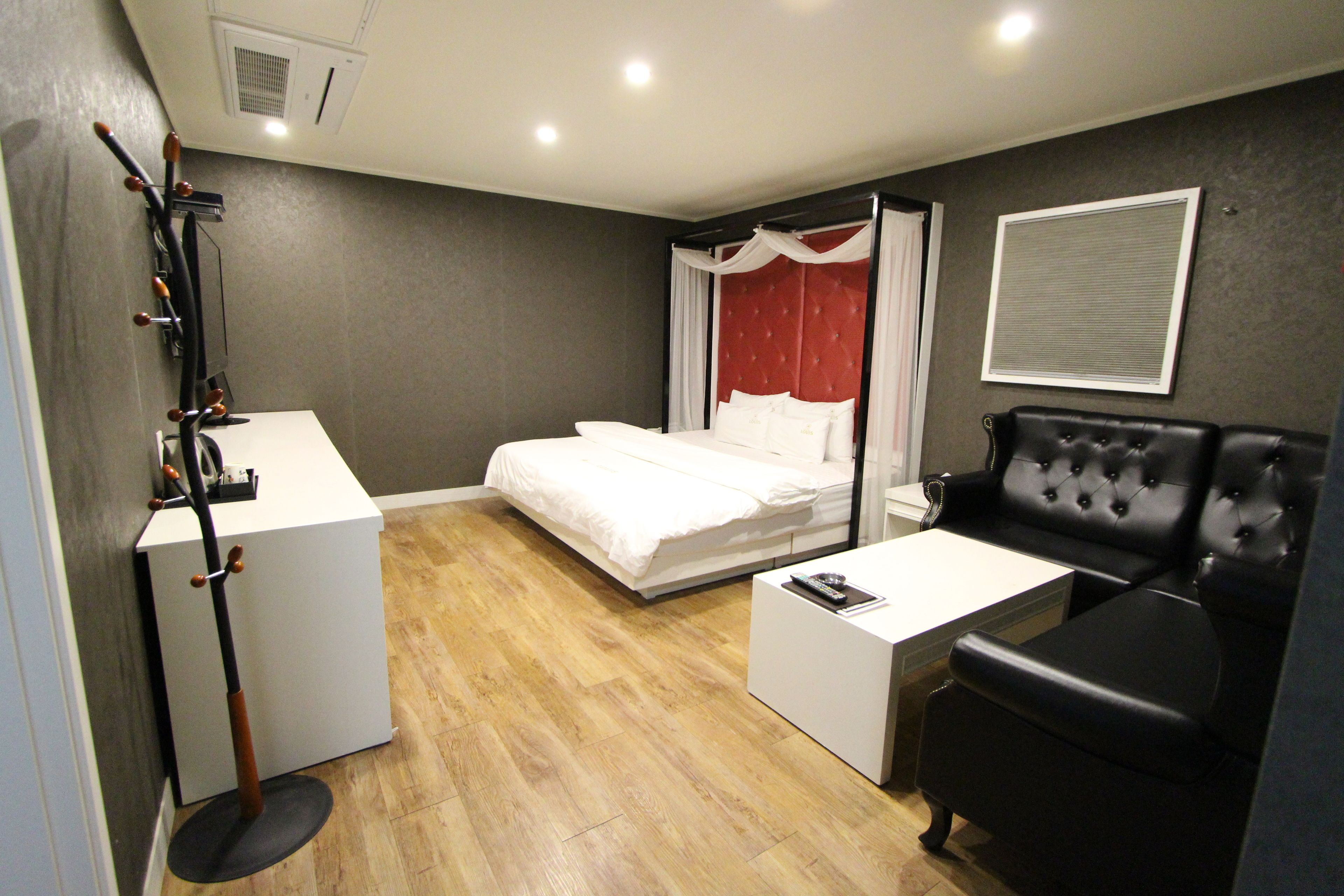 standard room | individually decorated, individually furnished, blackout curtains