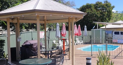 Country Roads Motor Inn Gayndah Qld