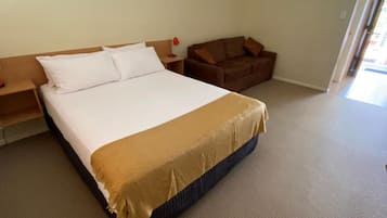 Desk, laptop workspace, iron/ironing board, free WiFi