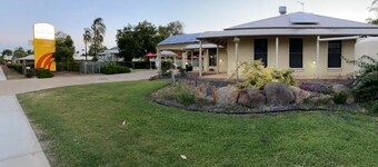 Country Roads Motor Inn Gayndah Qld