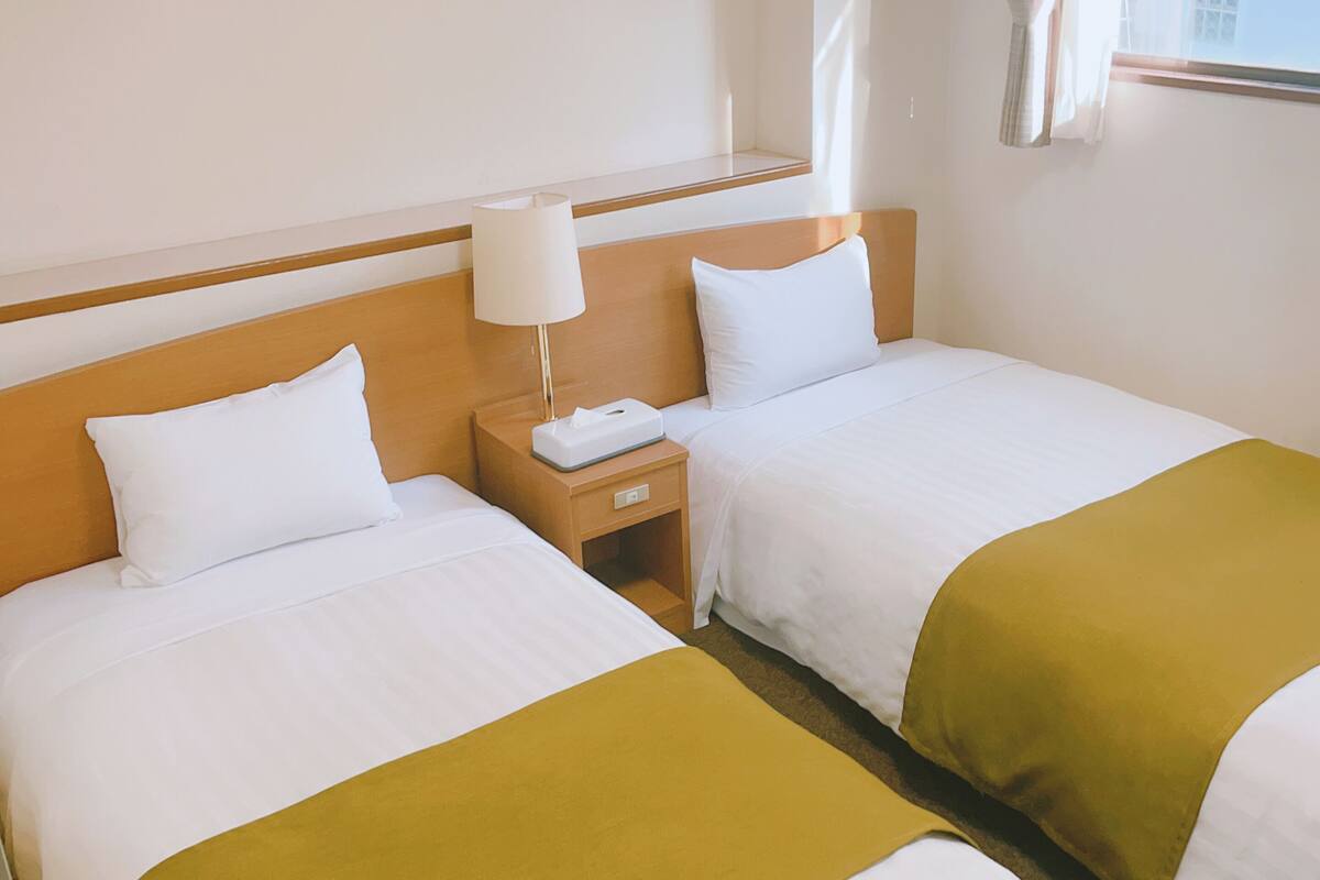 desk, iron/ironing board, free wifi