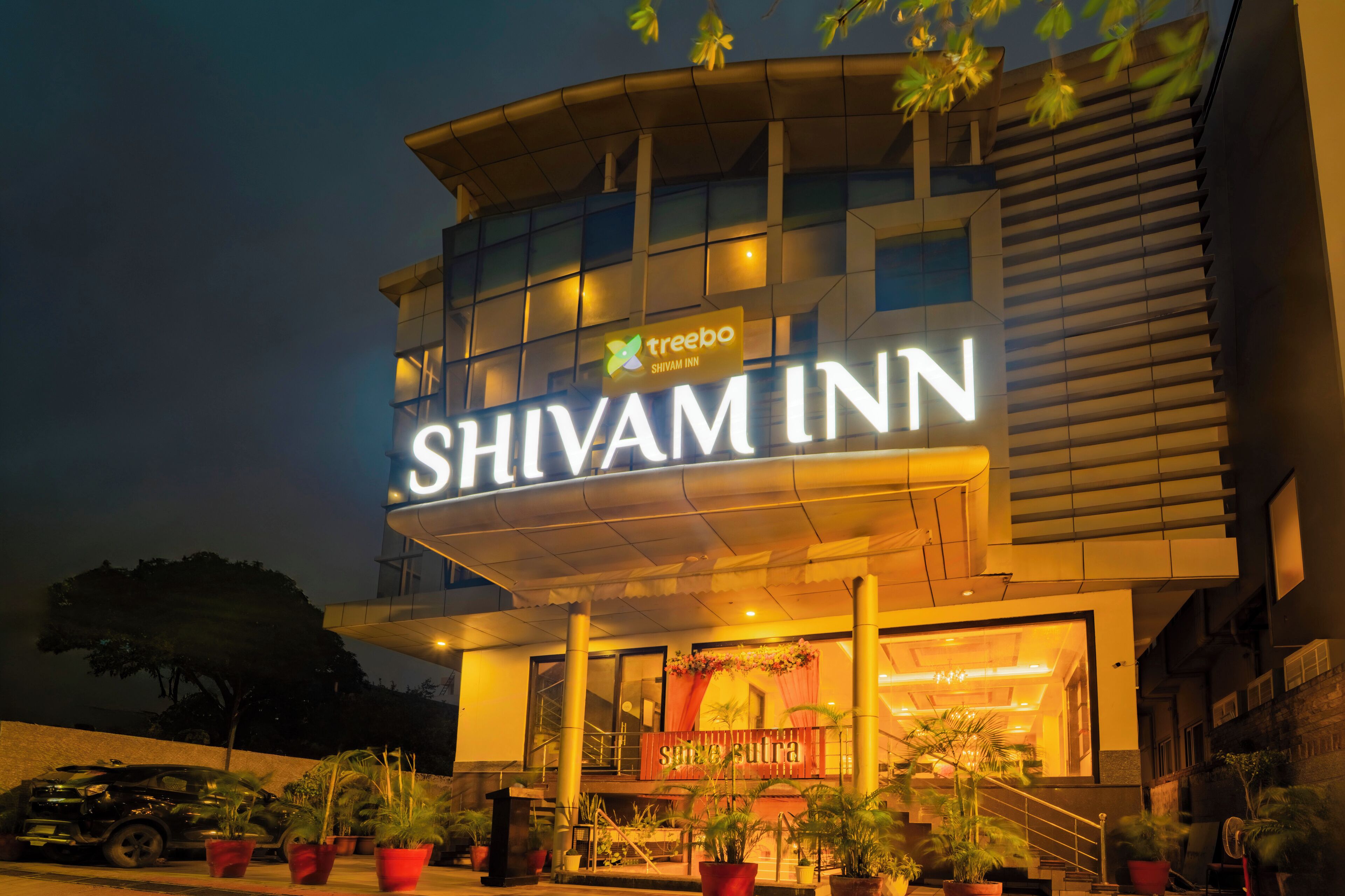 Foto - Treebo Shivam Inn Near Singapore Mall