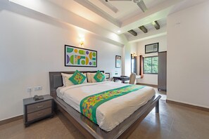 Standard Room | Desk, blackout drapes, iron/ironing board, rollaway beds - Treebo Shivam Inn Near Singapore Mall (Lucknow)