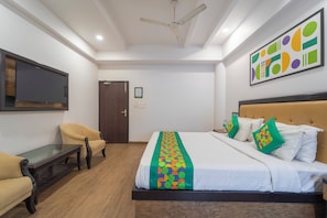 Deluxe Room | Desk, blackout drapes, iron/ironing board, rollaway beds