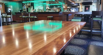 Carriers Arms Hotel