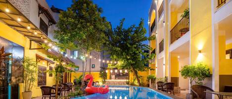 Vista frontal de la propiedad