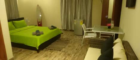 Exclusive Studio Suite, 1 Bedroom, City View, Executive Level | 1 bedroom, premium bedding, pillowtop beds, minibar