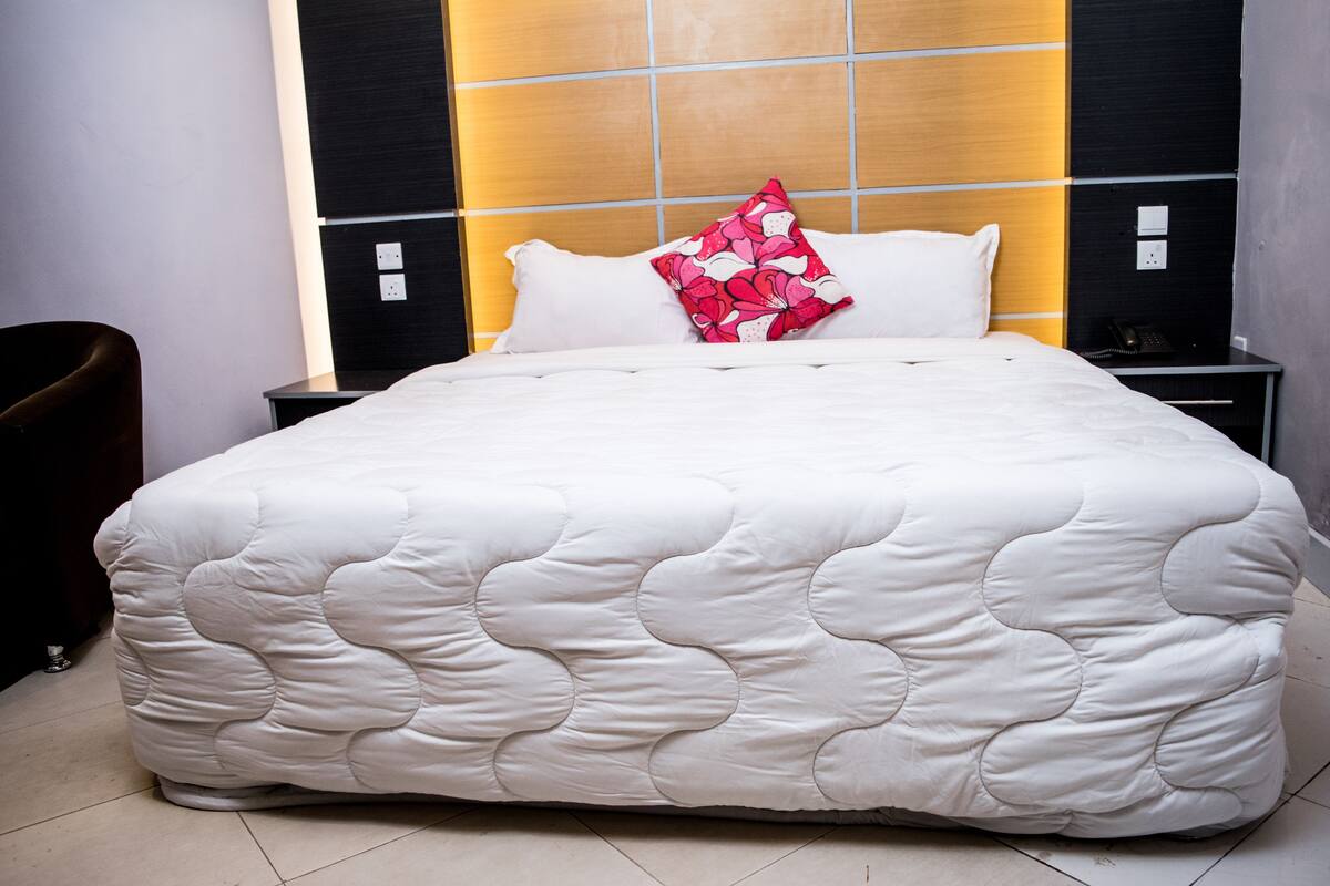 Executive Double Room | Premium bedding, minibar, desk, free WiFi