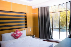 Ropa de cama de alta calidad, minibar, escritorio y wifi gratis 