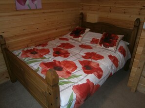 Chalet, 2 Bedrooms | 2 bedrooms, iron/ironing board, free cots/infant beds, rollaway beds - Long Mountain Centre (Shrewsbury)