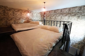 Signatur-værelse til 4 personer - 1 soveværelse (Over 2pax, additional cost applies) | Skrivebord, gratis Wi-Fi, sengetøj