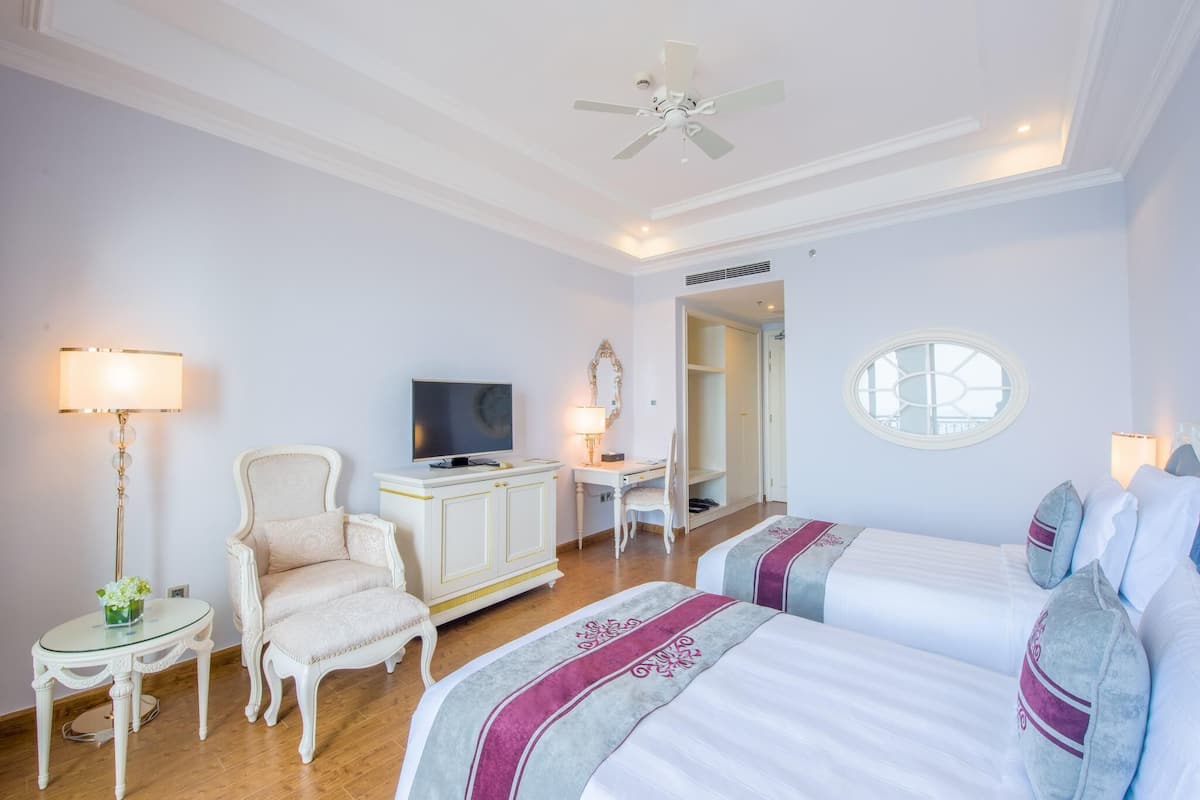 Premium bedding, minibar, in-room safe, desk