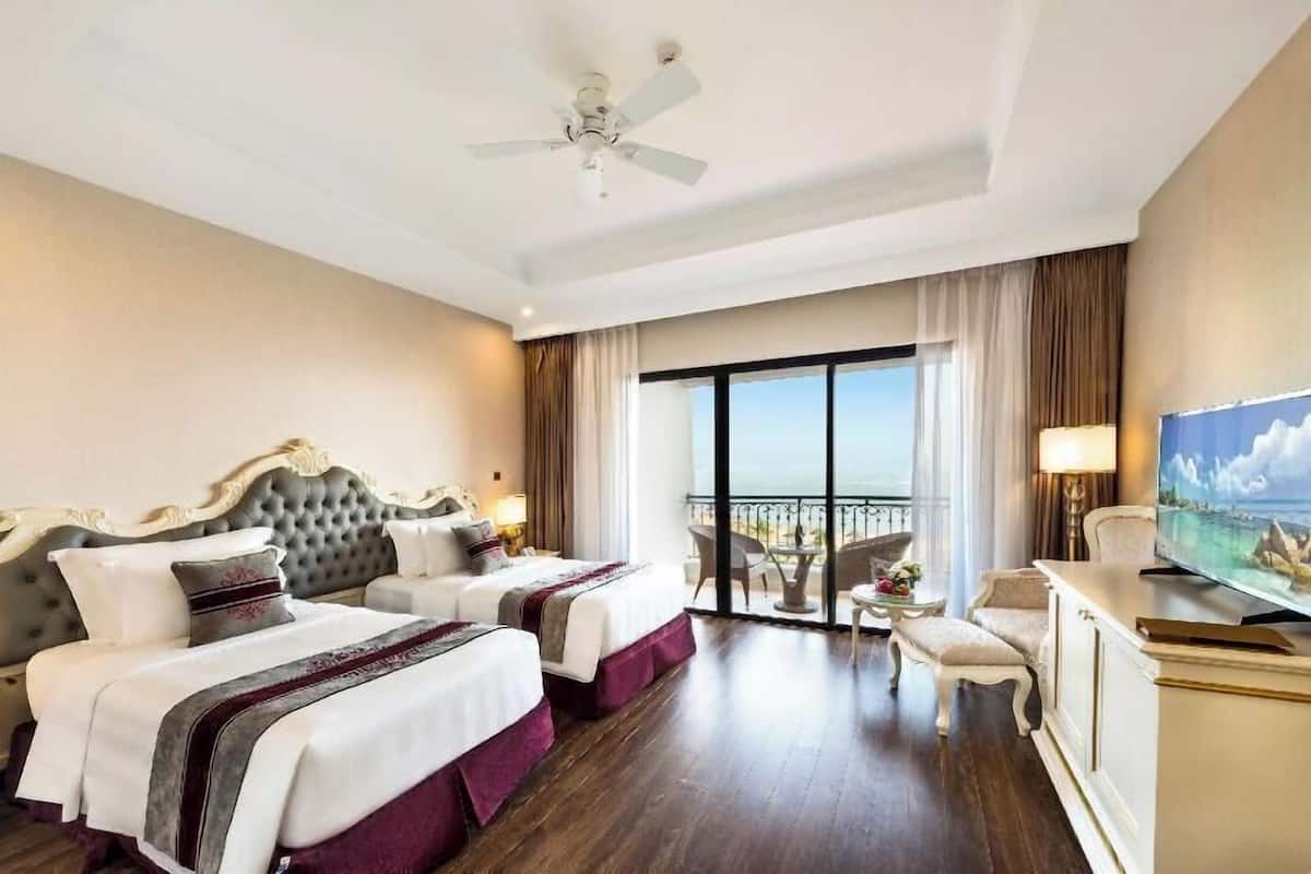 Premium bedding, minibar, in-room safe, desk